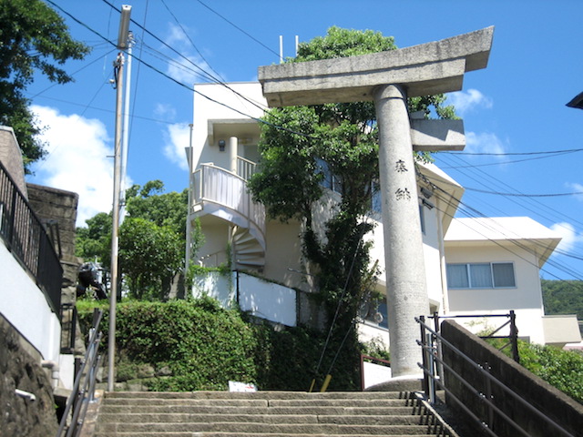 一本柱鳥居 One-legged arch, Sanno shrine